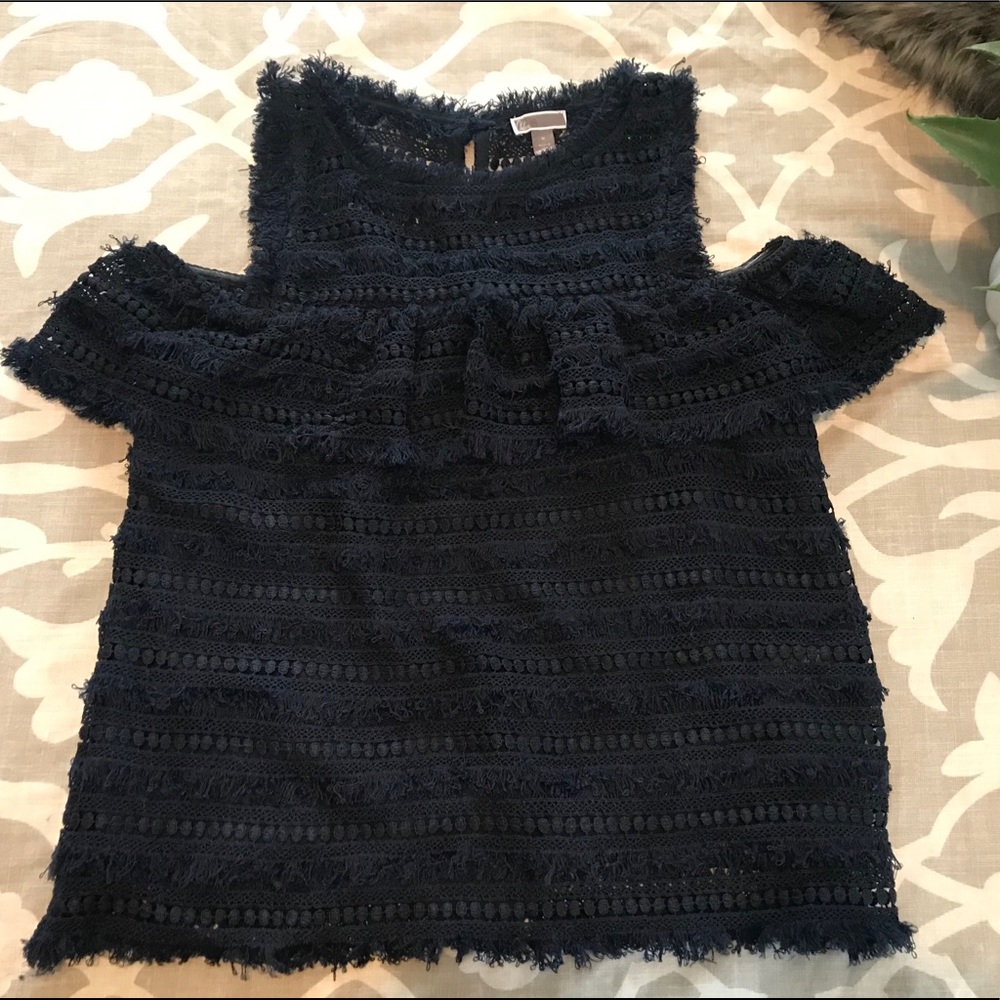 Chelsea28 Lacey Cold-shoulder Top